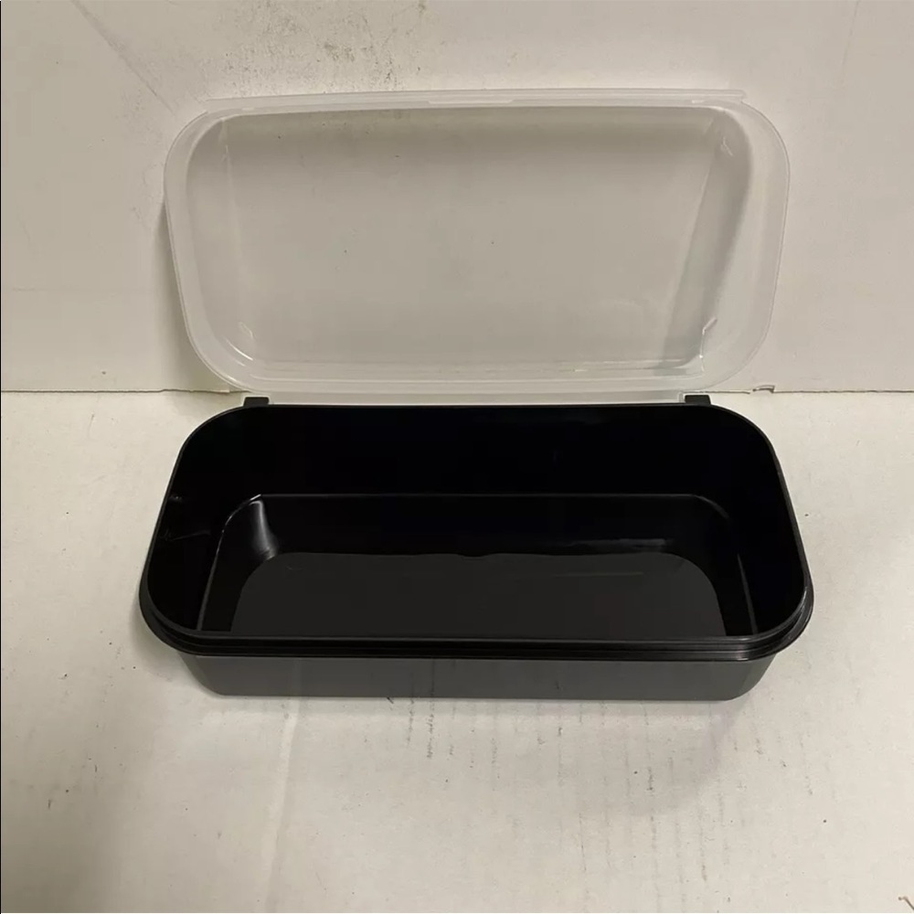 Tupperware Container
